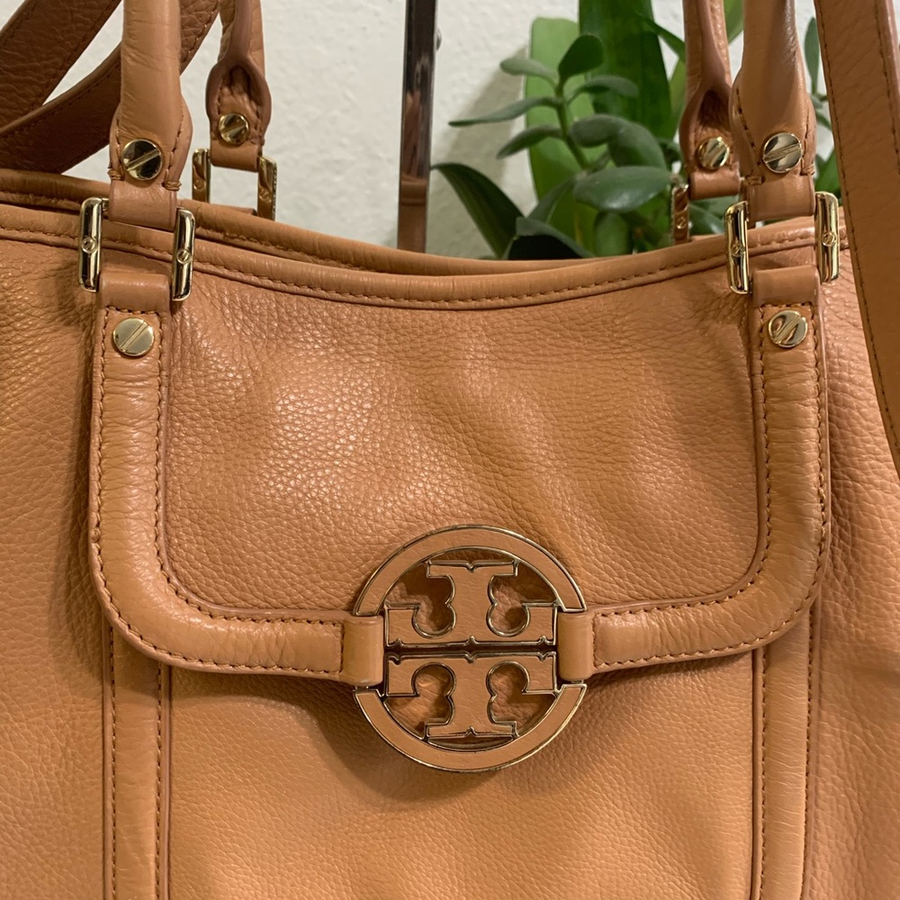 ๐๐ Tory Burch Camel Leather Shoulder Bag - Picture 7 of 14